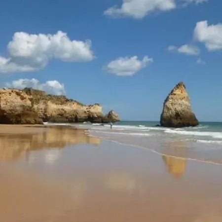 Praia_da_rocha_vista_mar/ocean_view
